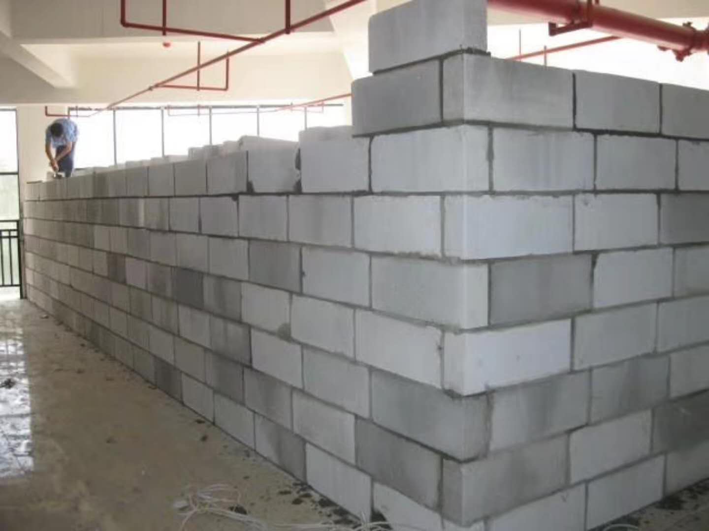 丰泽蒸压加气混凝土砌块承重墙静力和抗震性能的研究